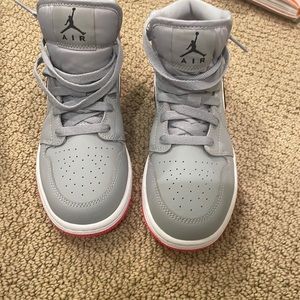 Nike Air Jordan Retro 1 MidWolf Gray Black Pink Youth 4.5 Never worn